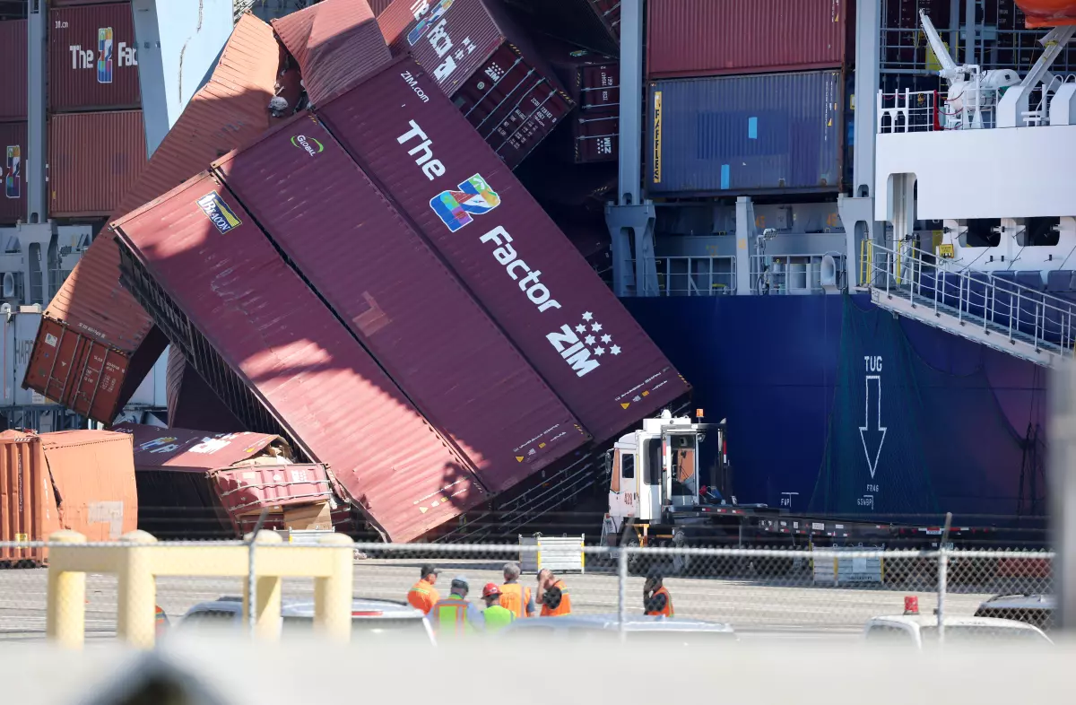 Dozens of Shipping Containers Plunge Into Port of Long Beach Waters — Investigators Probe Cause