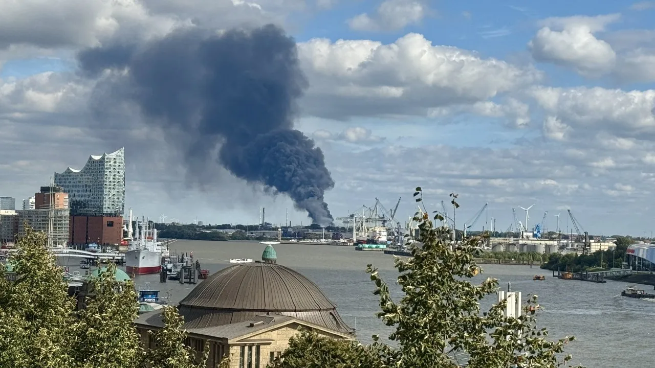 Hamburg Port fire and explosions leave many injured
