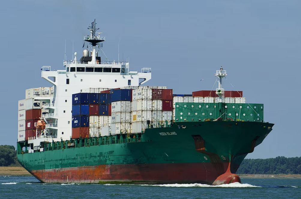 Shipping Risks Escalate in Gulf After CMA CGM Vessel Strike